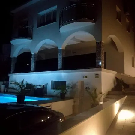 Infinity * Pinezići