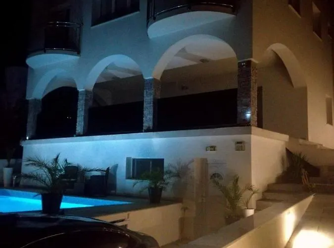 Infinity * Pinezići